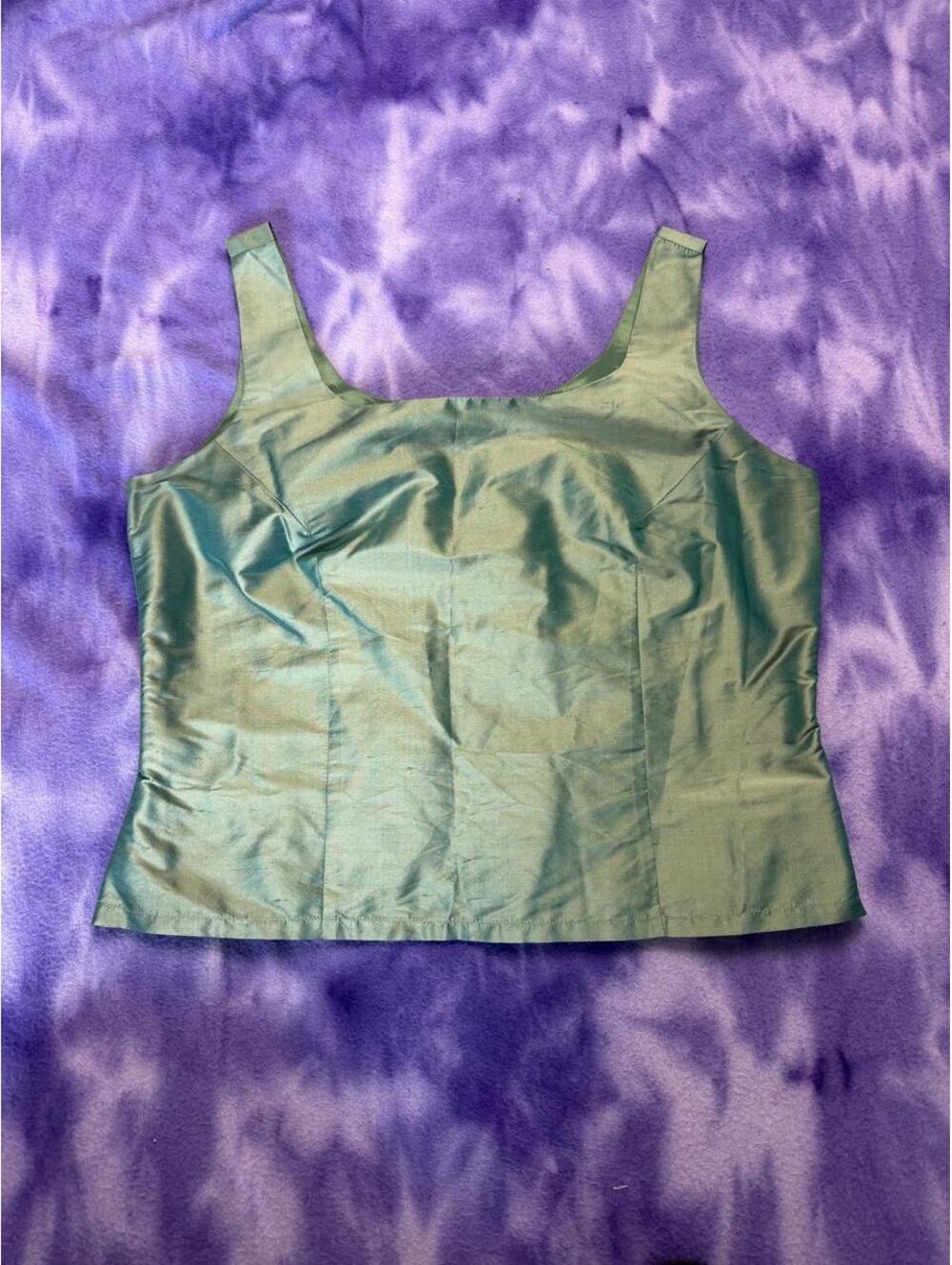 Metallic green vtg 90s gold 2 tone 100% silk top